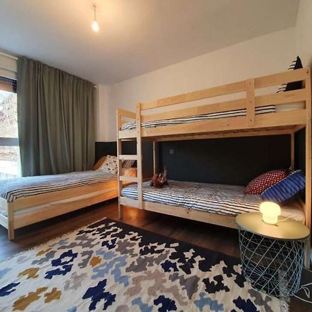 Apartamento Posets Apartment Jaca Bagian luar foto