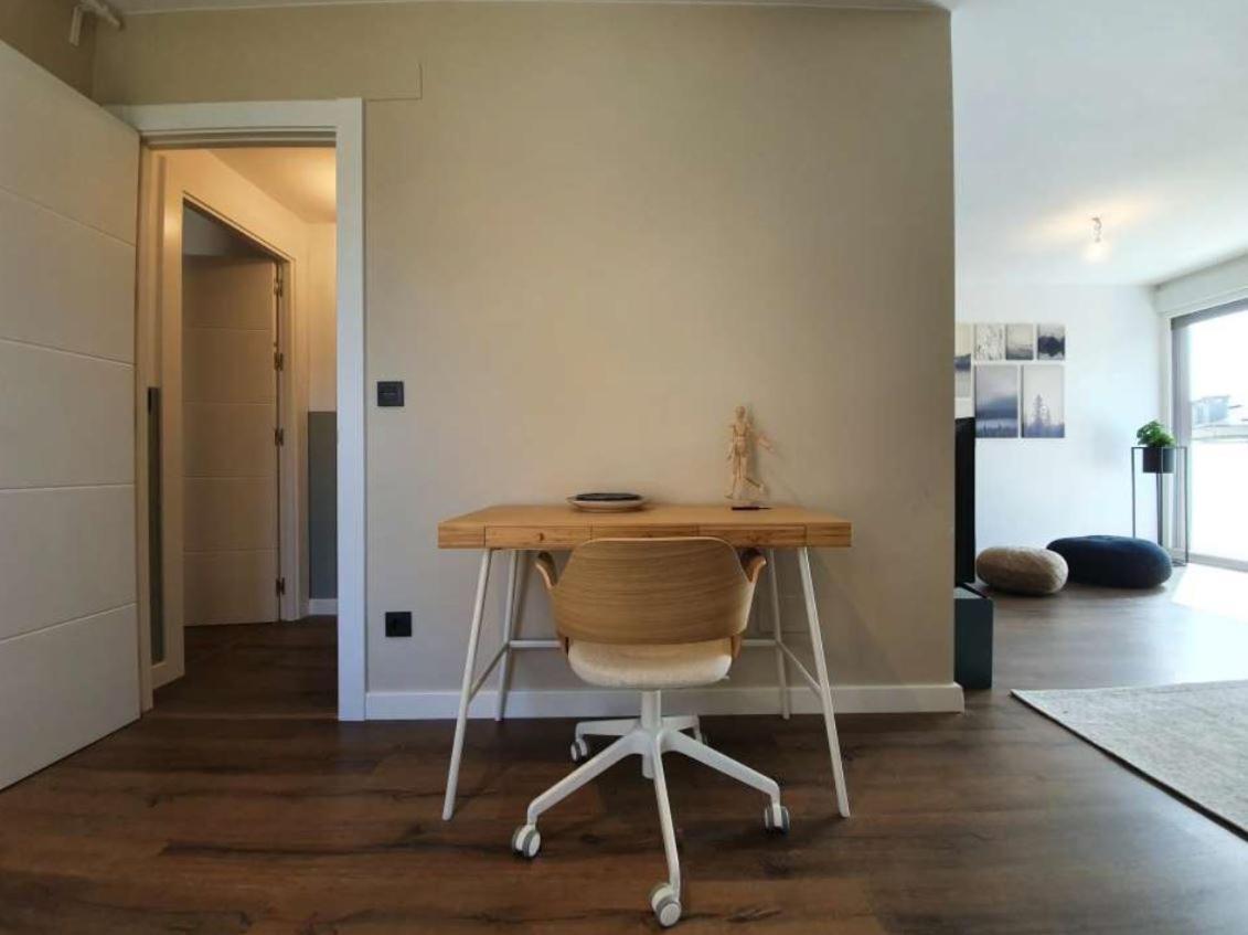 Apartamento Posets Apartment Jaca Bagian luar foto