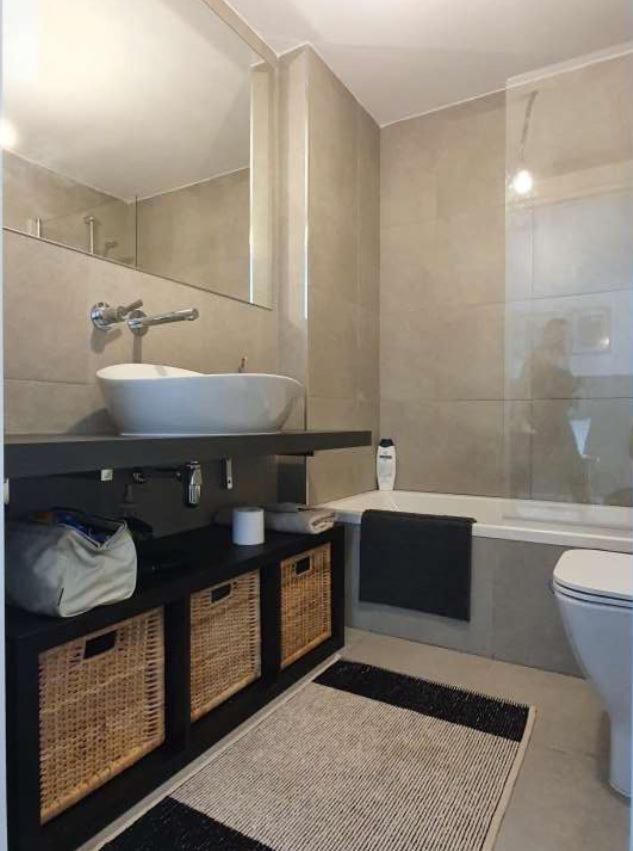 Apartamento Posets Apartment Jaca Bagian luar foto