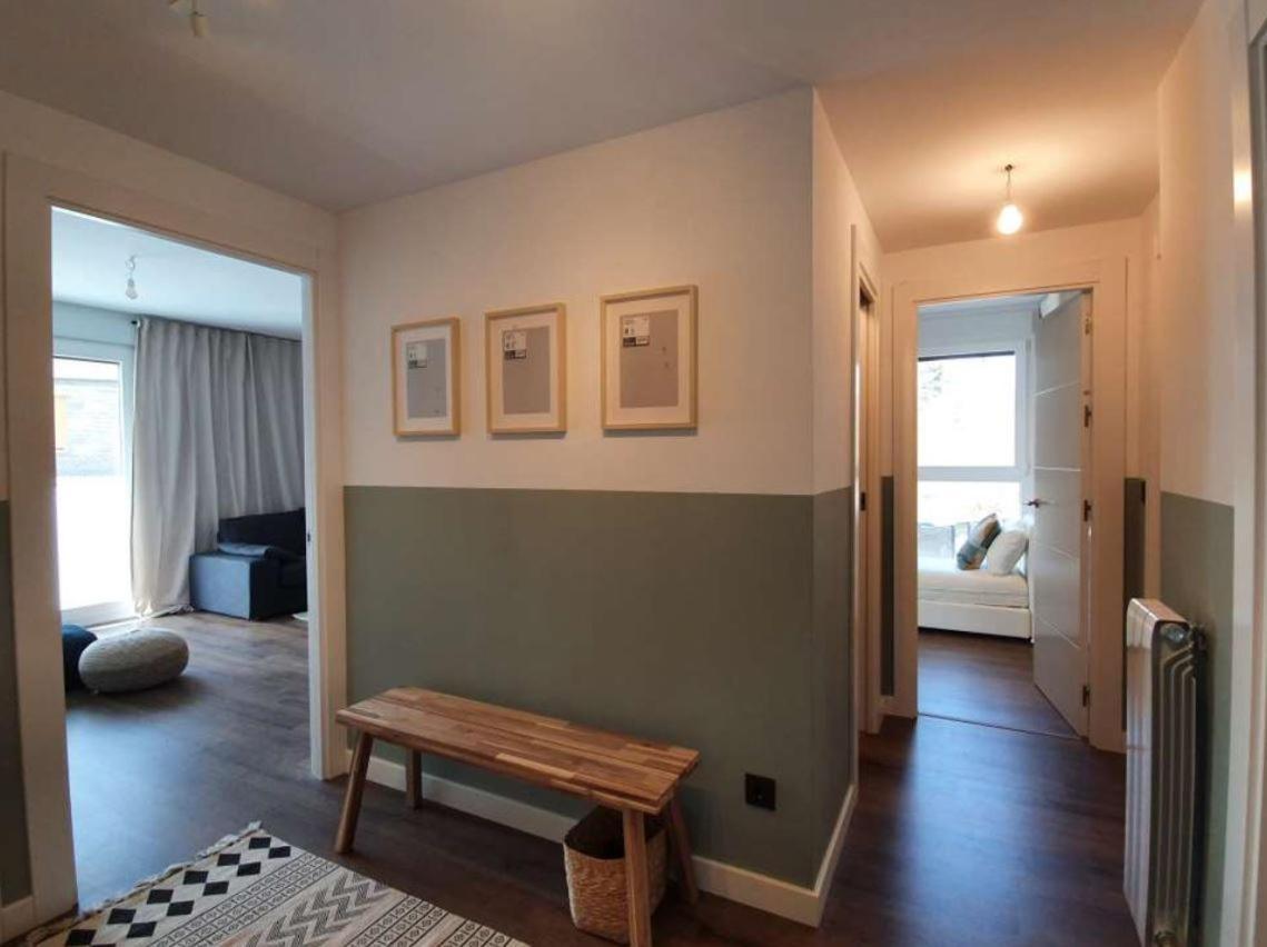Apartamento Posets Apartment Jaca Bagian luar foto
